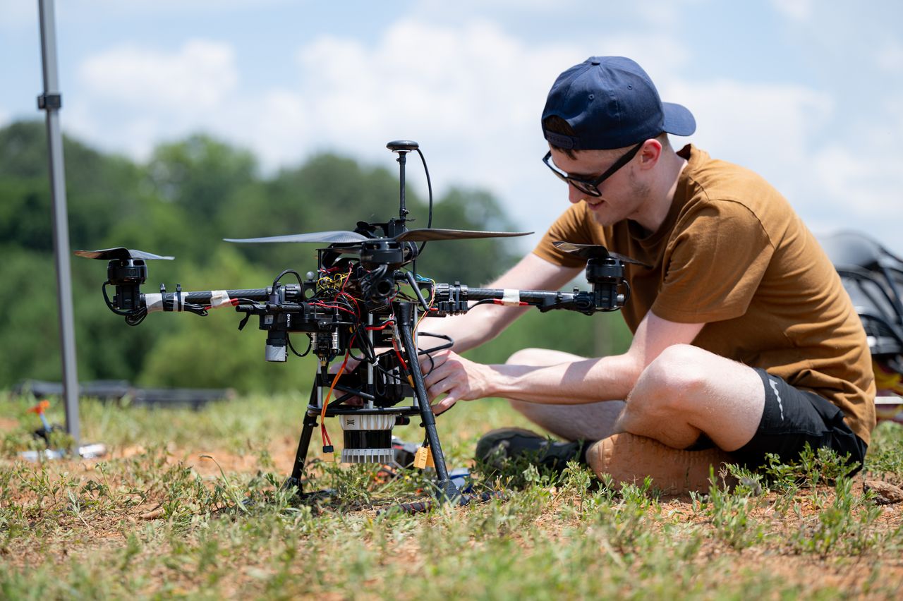 Onboard sensor and computer vision processing unit capturing real time environmental data.